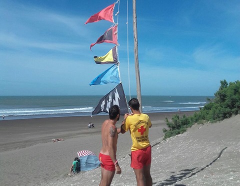 Día Nacional del Guardavida – Todas las banderas recuerdan su importante tarea