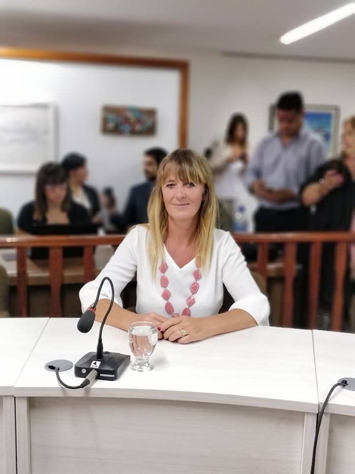 Educación y Cultura – Tarifas sociales y generar trabajos genuinos – Marcela Uhrig